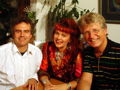 Tamara Trojani und Konstantin Schenk und Gerhard Blaboll beim Radiointerview